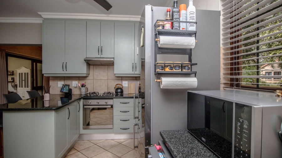 3 Bedroom Property for Sale in The Coves North West